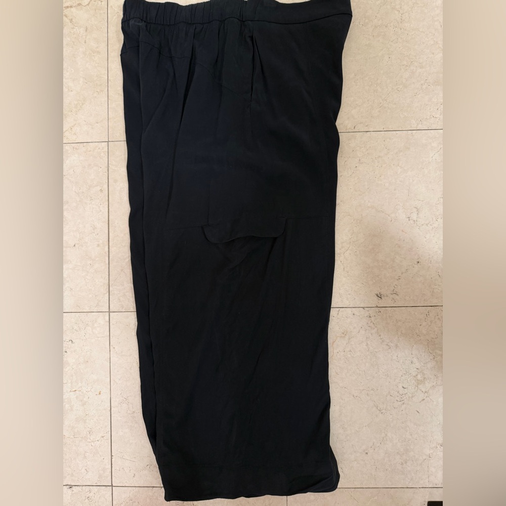 Lululemon Athletica Black Cupro Capris Cargo Pants - Picture 11 of 13